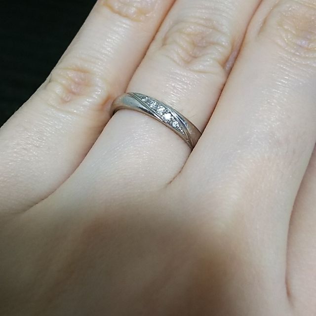 【カオキ　ダイヤモンド専門卸直営店の口コミ】 私の場合、ストレートタイプが一番キレイに見えるデザインでした。あまり…