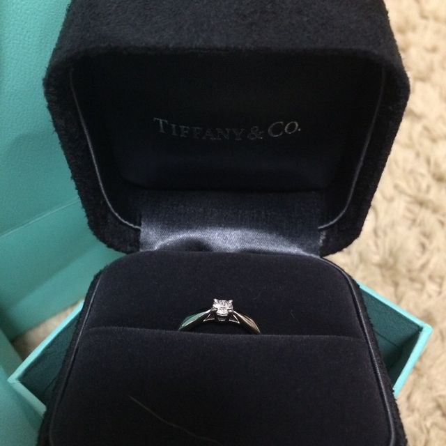 【ティファニー(Tiffany & Co.)の口コミ】 頂いたものなので決め手はなかったですが、デザインはとてもシンプルでか…