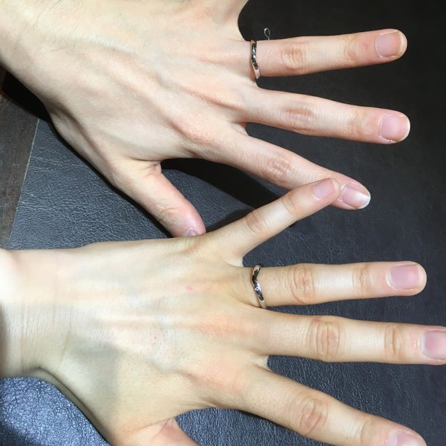 【TRECENTI(トレセンテ)の口コミ】 とてもつけ心地がよく、つけるときも外すときもなめらかな感触でした。デ…