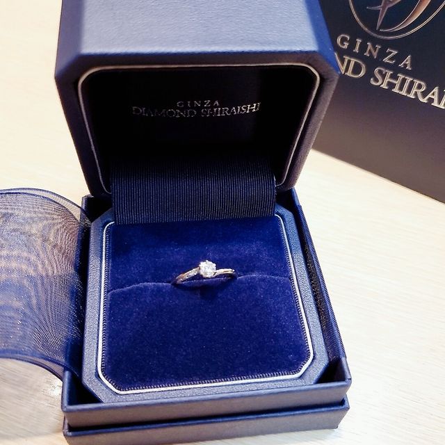 【銀座ダイヤモンドシライシの口コミ】 日本人の指に合うように作った華奢なデザイン、というところに惹かれまし…