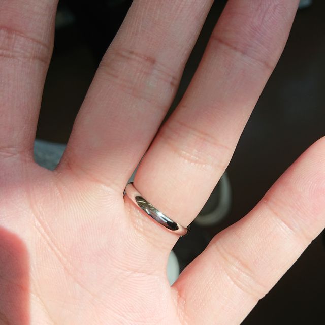 【アイプリモ(I-PRIMO)の口コミ】 シンプルで非常に気に入った！
彼女と気に入った指輪が偶然にも同じだった…