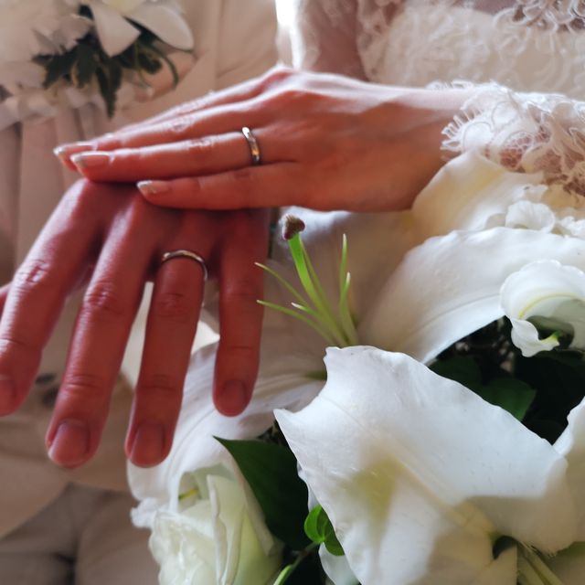 【ラザール ダイヤモンド(LAZARE DIAMOND)の口コミ】 職場等、私の周囲の既婚の男性は皆太めの指輪をしていたので、私も太くて…