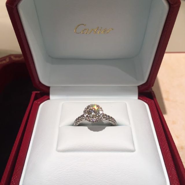 【カルティエ(Cartier)の口コミ】 ゴージャスに見えるタイプの物が欲しかったのですが、カラット数が上がる…