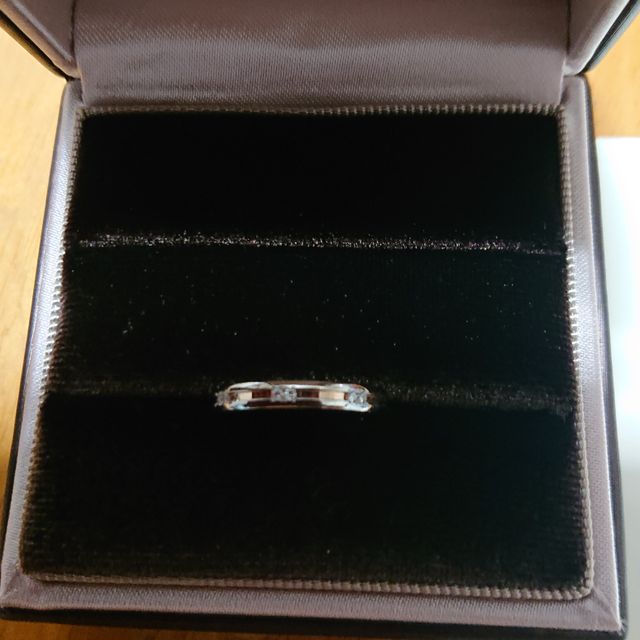 【アイプリモ(I-PRIMO)の口コミ】 二色の指輪が気に入ったので、数件お店をさがし、
そのなかで１番気に入っ…