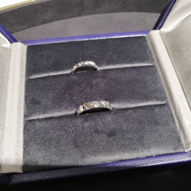 【ショーメ(CHAUMET)の口コミ】 店員さんがショーメの歴史を伝えてくれながら指輪選びを手伝ってください…