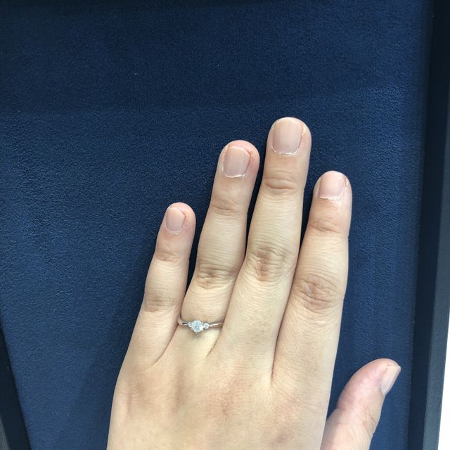 【4℃ BRIDAL(ヨンドシーブライダル)の口コミ】 もともと好きなブランドだったので
初めから4°Cブライダルにすること…