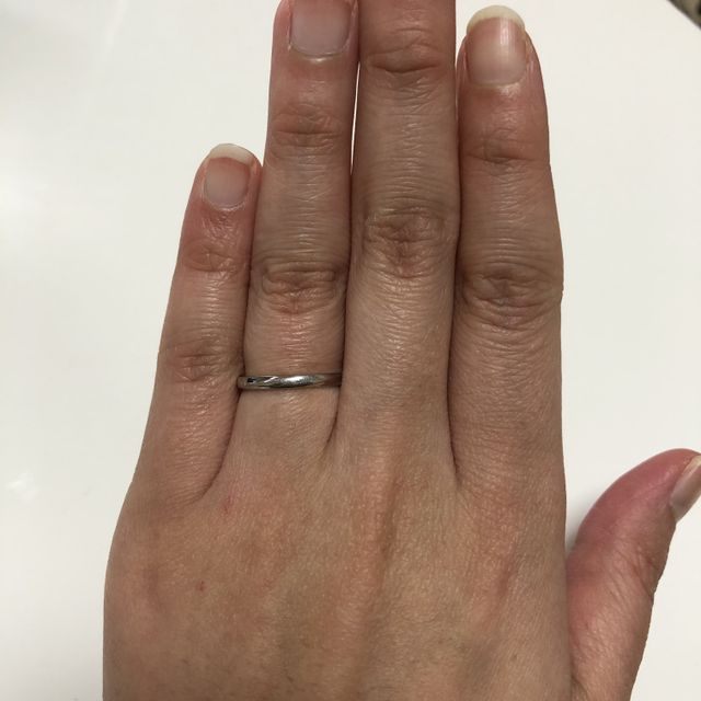 【4℃ BRIDAL(ヨンドシーブライダル)の口コミ】 婚約指輪をこのブランドで購入していて
もともと学生の頃から好きなブラン…