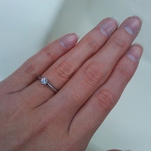 【ティファニー(Tiffany & Co.)の口コミ】 普段も付けたかったので、小さいダイヤのものを選びました。ダイヤがギラ…