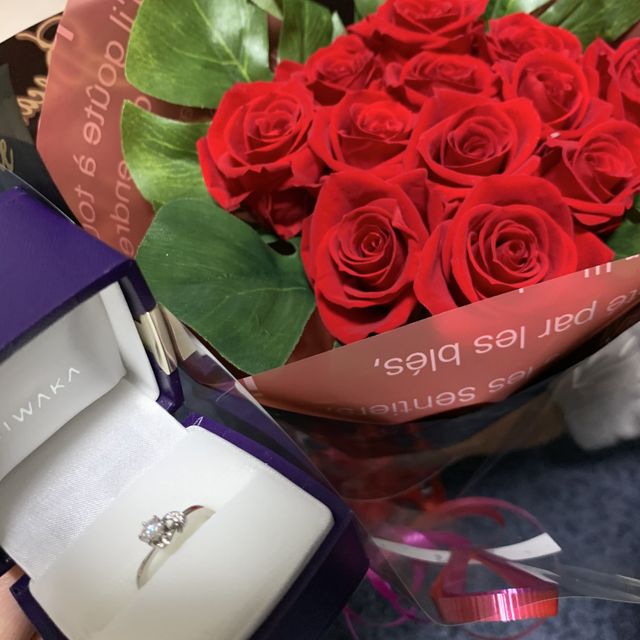 【俄(にわか)の口コミ】 ネットで婚約指輪を調べていたところ、俄の茜を発見。
私の名前が茜なので…