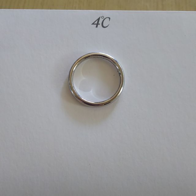 【4℃ BRIDAL(ヨンドシーブライダル)の口コミ】 結婚指輪はずっと使うものなので、シンプルなものが良かったので、お店に…