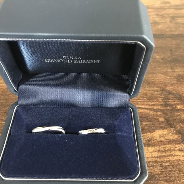 【銀座ダイヤモンドシライシの口コミ】 デザイン・価格ともに良く購入しました。流行りのデザインではなく長く指…