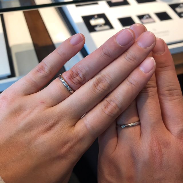 【I's stone(アイズストーン)の口コミ】 シンプルな結婚指輪を探してピッタリな指輪を
店員さんに教えて貰い、2人…