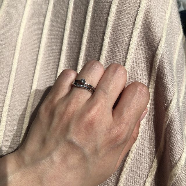 【アイプリモ(I-PRIMO)の口コミ】 お互いの指に合うものを検討しました。お互い指が細めなのですが、フィッ…