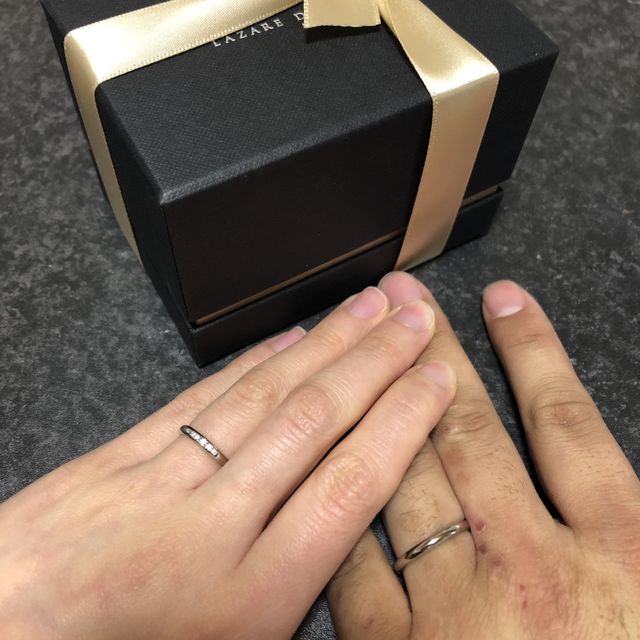 【ラザール ダイヤモンド(LAZARE DIAMOND)の口コミ】 婚約指輪購入時、ダイアの輝きがとても綺麗だったので、結婚指輪も同じラ…