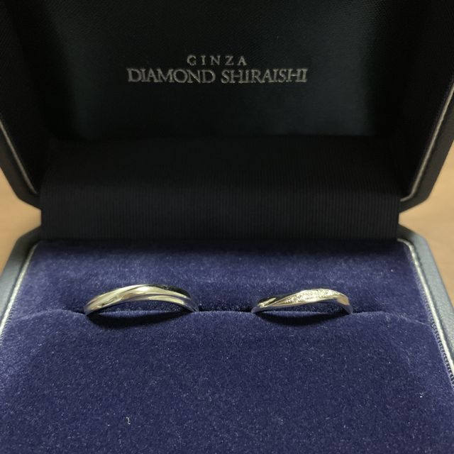 【銀座ダイヤモンドシライシの口コミ】 二人一緒のセットではなく、お互い一番似合うものを選びました。個々の好…