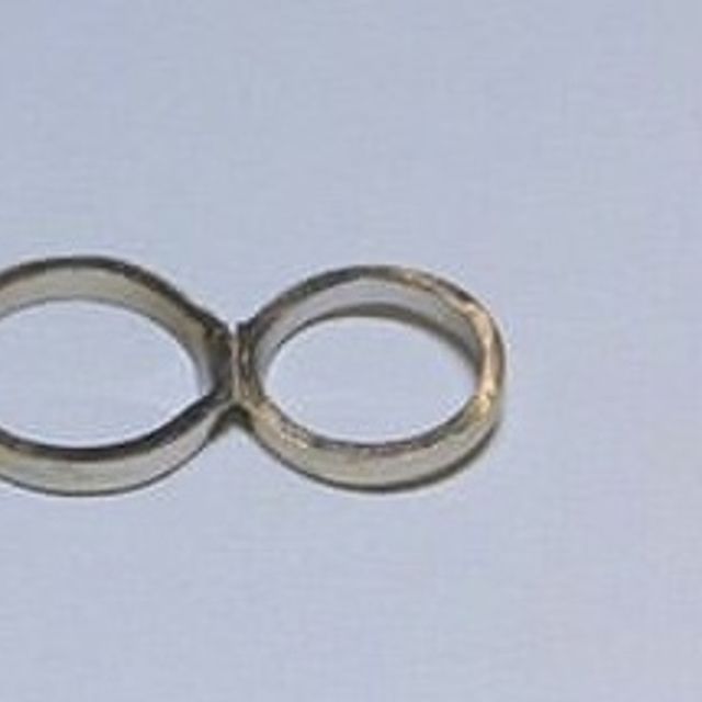 【杢目金屋(もくめがねや)の口コミ】 木目のデザインは他のブランドには無く、オリジナル感がありました。また…