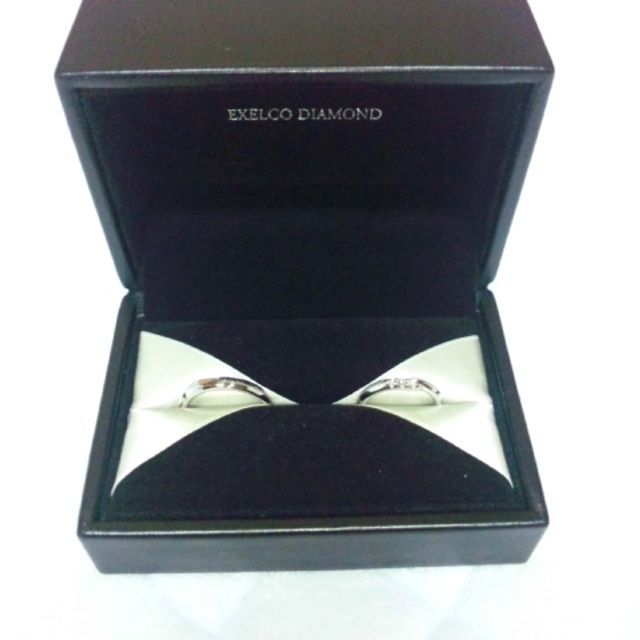 【エクセルコダイヤモンド(EXELCO DIAMOND)の口コミ】 試着してみて２人共の指に似合って、２人共がデザインを気に入った。
店員…