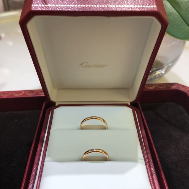 【カルティエ(Cartier)の口コミ】 当初はプラチナの結婚指輪にするつもりだったのですが、ゴールドを着用す…