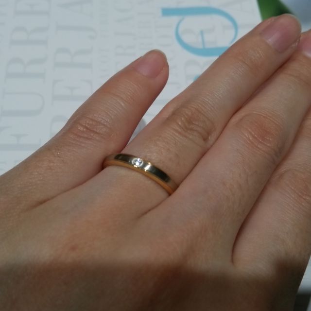 【【閉業】フラー・ジャコー(FURRER-JACOT)の口コミ】 着け心地がとても滑らかでした。
結婚指輪となると長時間・長期間身に着け…