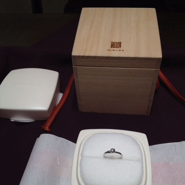 【俄(にわか)の口コミ】 有名なハイブランドのお店の指輪は、ネームバリューによって値段が高くな…