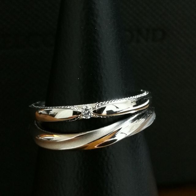 【エクセルコダイヤモンド(EXELCO DIAMOND)の口コミ】 指輪のデザインとブランドの安心感で選びました。
デザインはとてもたくさ…