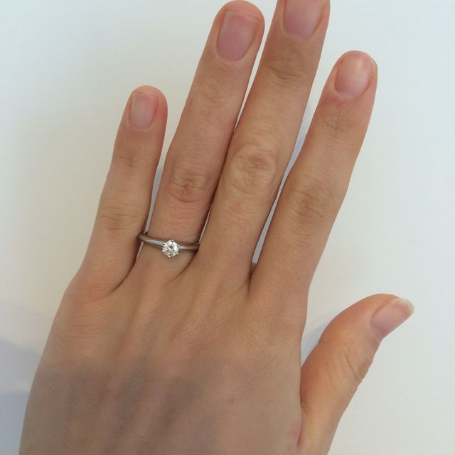 【ティファニー(Tiffany & Co.)の口コミ】 ティファニーの婚約指輪を旦那さんよりサプライズでもらいました。ブルガ…