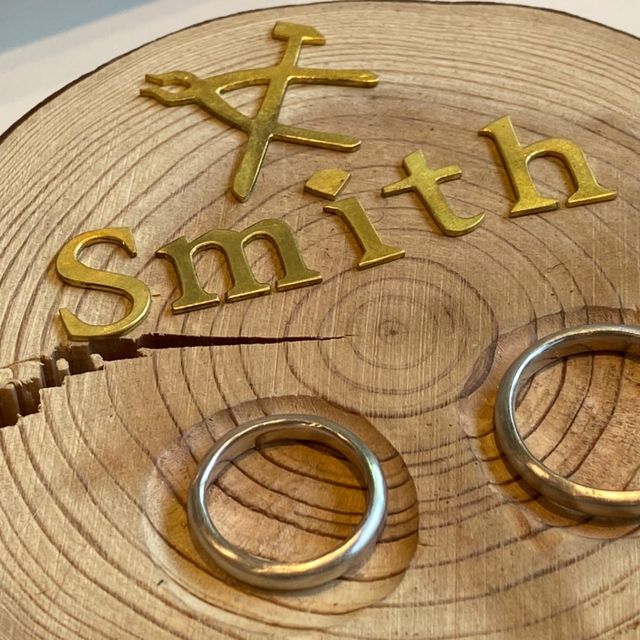 【Smith(工房スミス)の口コミ】 自分達で作る過程を楽しめること、お互いに手書きの刻印を相手の指輪に出…