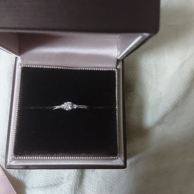 【アイプリモ(I-PRIMO)の口コミ】 かわいさが入っているデザインがいいなと思い選びました。少しピンク色が…