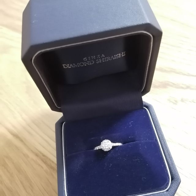 【銀座ダイヤモンドシライシの口コミ】 初めてこ婚約指輪選びでしたがいろんなデザインを出して好みのものを見つ…