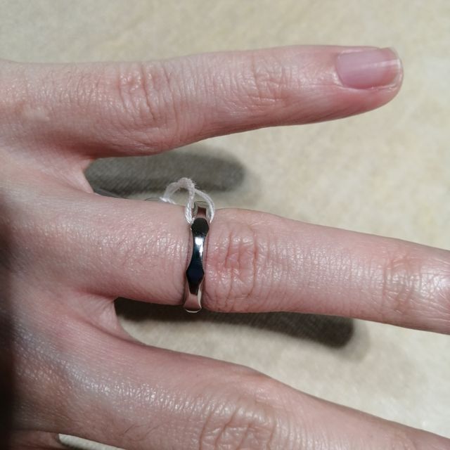 【ブルガリ(BVLGARI)の口コミ】 ブルガリです。シンプルですがフラットでプラチナの含有量も多く存在感が…