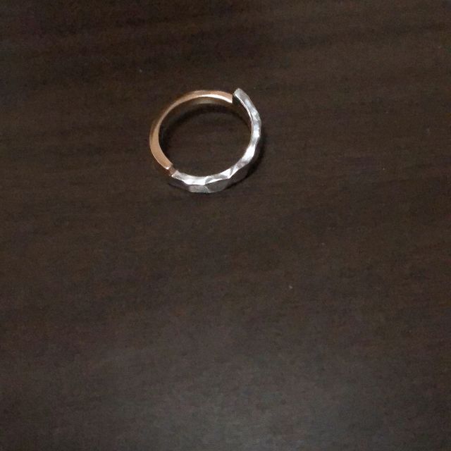 【ichi(イチ)の口コミ】 王道の結婚指輪ではなく、私たちだけのオリジナリティーが欲しくてこの指…