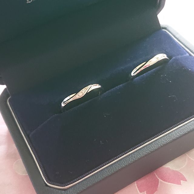 【銀座ダイヤモンドシライシの口コミ】 指につけた感じがすごくよかったです。
他社でエンゲージリングを買ってい…