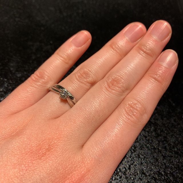 【アイプリモ(I-PRIMO)の口コミ】 シンプルな指輪を探していて
アイプリモさんにたどり着きました。
デザイ…