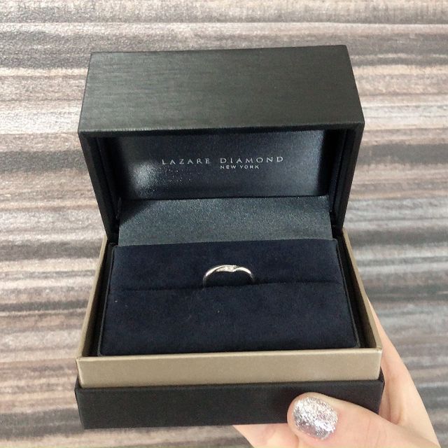【ラザール ダイヤモンド(LAZARE DIAMOND)の口コミ】 色々なブランドの指輪を見て回っていたのですが、なかなかいいデザインの…