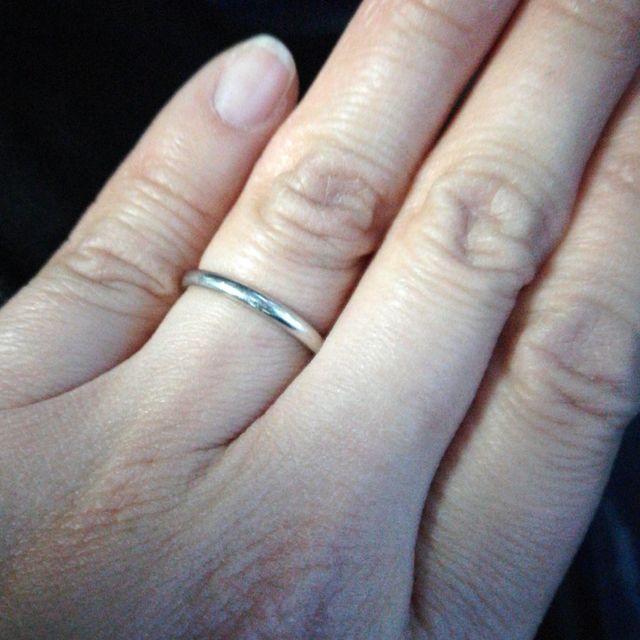 【銀座ダイヤモンドシライシの口コミ】 有名なメーカーで安心だったのと、定番のシンプルリングがほしかったので…