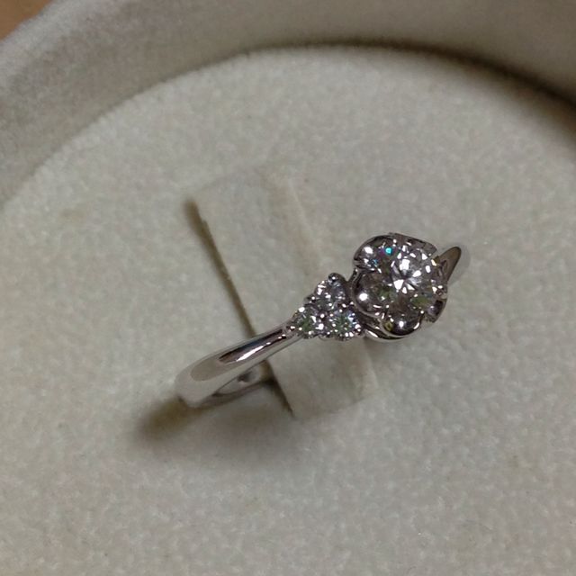 【BRIGHTON jewelers(ブライトンジュエラーズ)の口コミ】 なかなかイメージのわかなかった私に色々なデザインや形を提案してくれま…