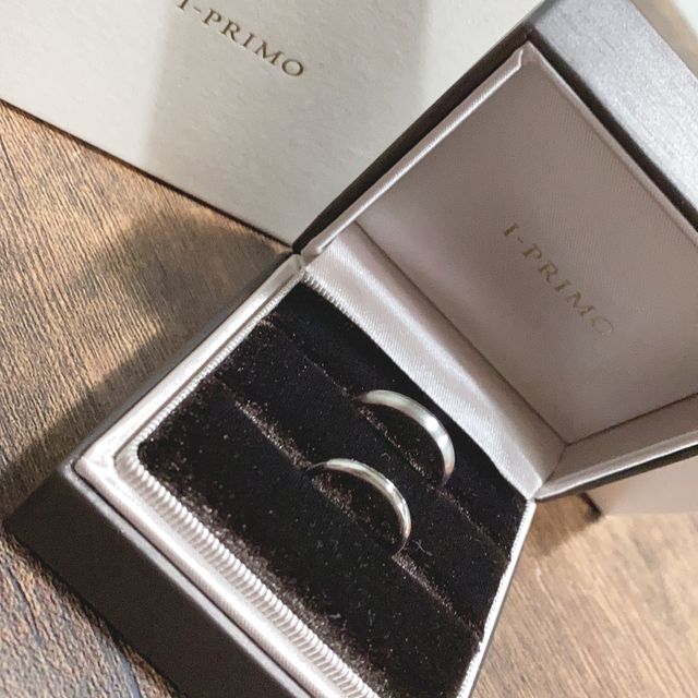 【アイプリモ(I-PRIMO)の口コミ】 他の人と被らないようなデザインで探していました。男性は半分マット加工…