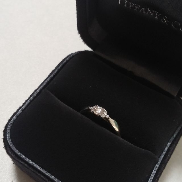 【ティファニー(Tiffany & Co.)の口コミ】 せっかくもらった婚約指輪をしまいこむのももったいないので、普段でも使…