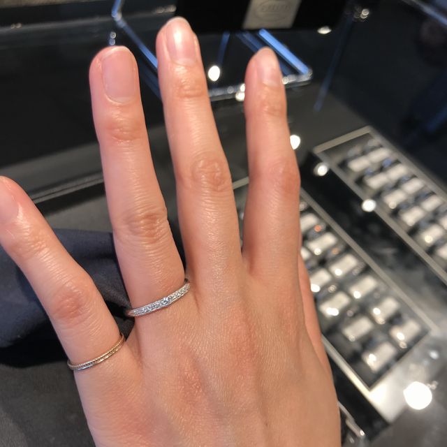 【エクセルコダイヤモンド(EXELCO DIAMOND)の口コミ】 結婚指輪は長い時間つけるものということもあり女性はきらびやかな方が、…