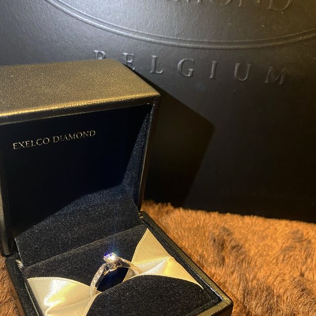 【エクセルコダイヤモンド(EXELCO DIAMOND)の口コミ】 メレタイプの婚約指輪を探していました。メレ部分にミル打ちが施されてい…