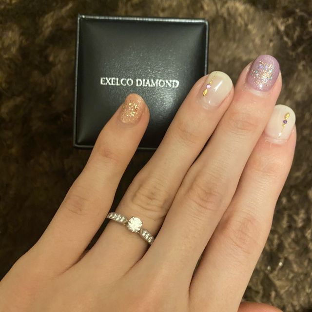 【エクセルコダイヤモンド(EXELCO DIAMOND)の口コミ】 メレタイプの婚約指輪を探していました。メレ部分にミル打ちが施されてい…