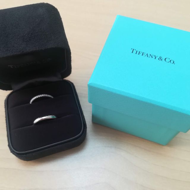 【ティファニー(Tiffany & Co.)の口コミ】 シンプルなハーフエタニティリングのデザインが気に入りました。大人にな…