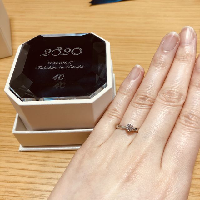 【4℃ BRIDAL(ヨンドシーブライダル)の口コミ】 購入年の限定モデルで思い出にもなるので。
リングのサイズが不安だったの…