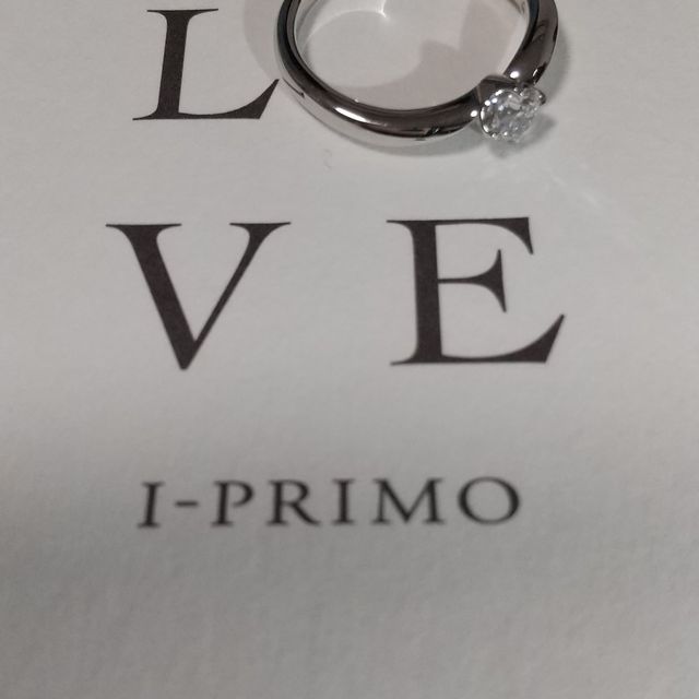 【アイプリモ(I-PRIMO)の口コミ】 ダイヤモンドはひとつのデサインが綺麗だと思った。
他に候補がたくさんあ…