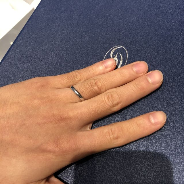 【銀座ダイヤモンドシライシの口コミ】 最初は個性的なデザインの物がいいかなと思っていました。他のデザインを…