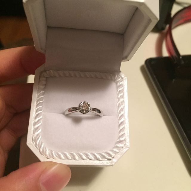 【4℃ BRIDAL(ヨンドシーブライダル)の口コミ】 彼女がディズニーが好きなため。
デザインが美女と魔獣をモチーフにした可…