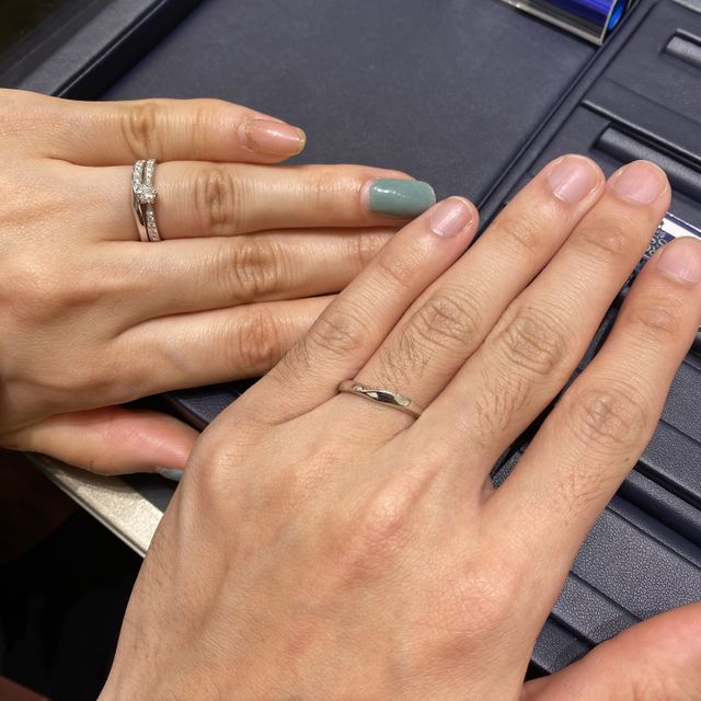 【ROYAL ASSCHER(ロイヤル・アッシャー)の口コミ】 約７ヶ月間、様々なブライダルリング専門店を見た中でも、ロイヤルアッシ…