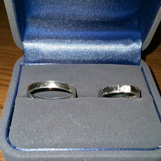 【4℃ BRIDAL(ヨンドシーブライダル)の口コミ】 店に入った時の雰囲気も良く、親切丁寧な対応で、指輪のデザインと価格も…