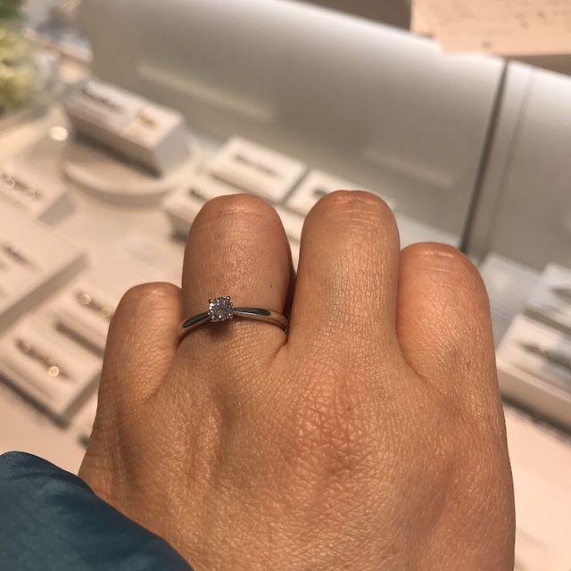 【Ponte Vecchio(ポンテヴェキオ)の口コミ】 40代でも恥ずかしくないような大人向けのリングを探しに来ました。
ダイヤ…