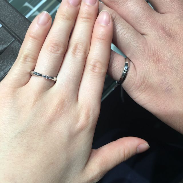 【アイプリモ(I-PRIMO)の口コミ】 男性の指輪にもワンポイントがあり、カッコ良いです。女性の指輪は、小さ…